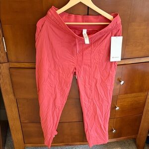 NWT Lulu lemon dance studio Mr crop Pink size 10